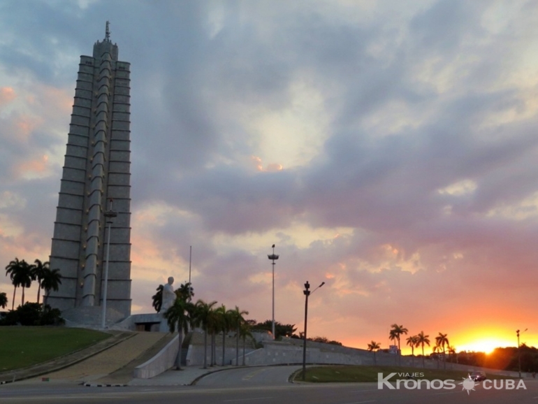 Revolution Square, "Family tour" excursion - "Family tour" excursion