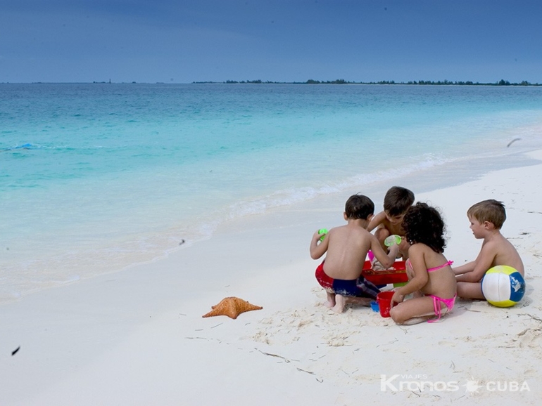 Children's activities at the beach, Cayo Largo del Sur - Tour to “Cayo Largo del Sur”