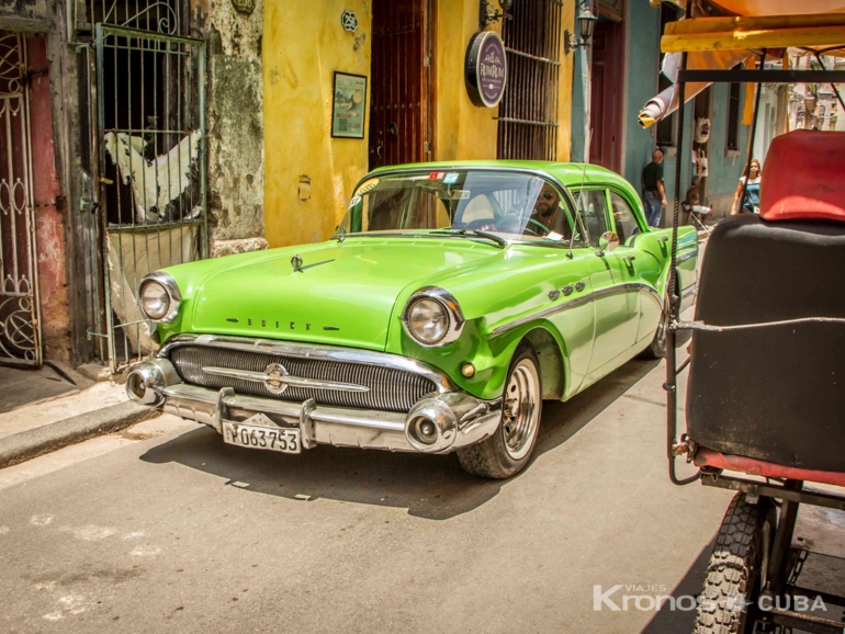 La Habana Vieja " in American Classic Cars Private Tour - Tour "La Habana Vieja" en Carros Clásicos Americanos