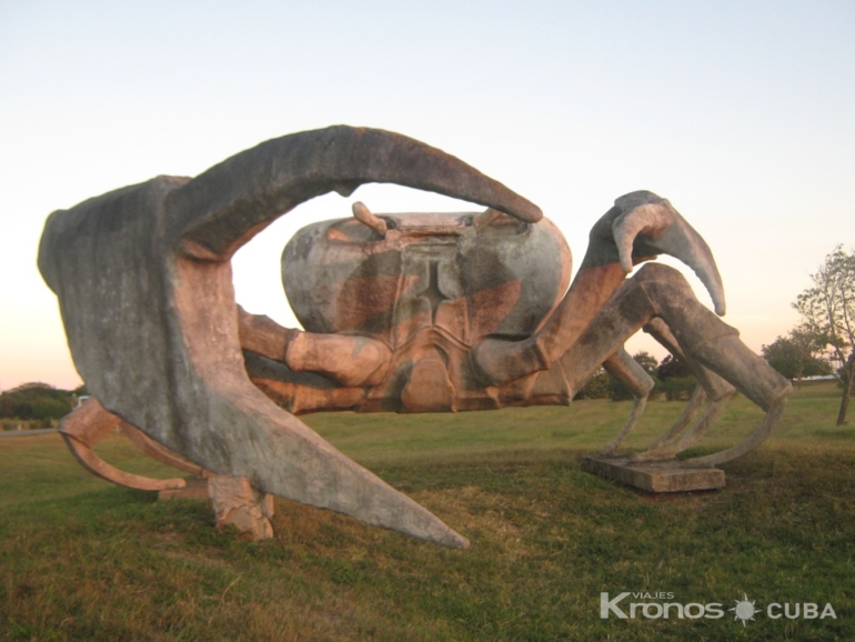 Crab monument, Cárdenas city - "Tour to Cárdenas"