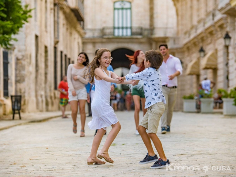 Havana City Tours on foot” - Excursión “City Tours Habana a pie”