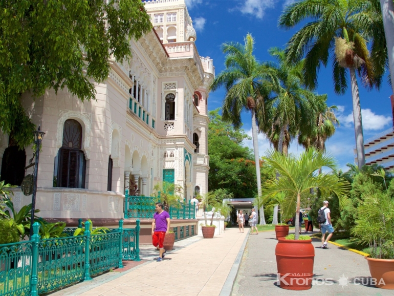 “Ride to Cienfuegos in Old Fashion American Classic Cars” Tour- - “Ride to Cienfuegos in Old Fashion American Classic Cars” Tour