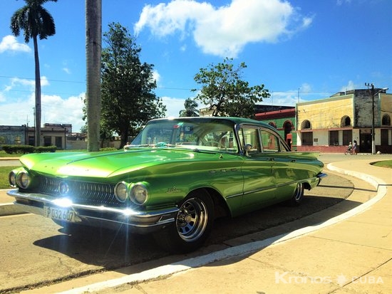 “Ride to Varadero in Old Fashion American Classic Cars” Tour- - “Ride to Varadero in Old Fashion American Classic Cars” Tour