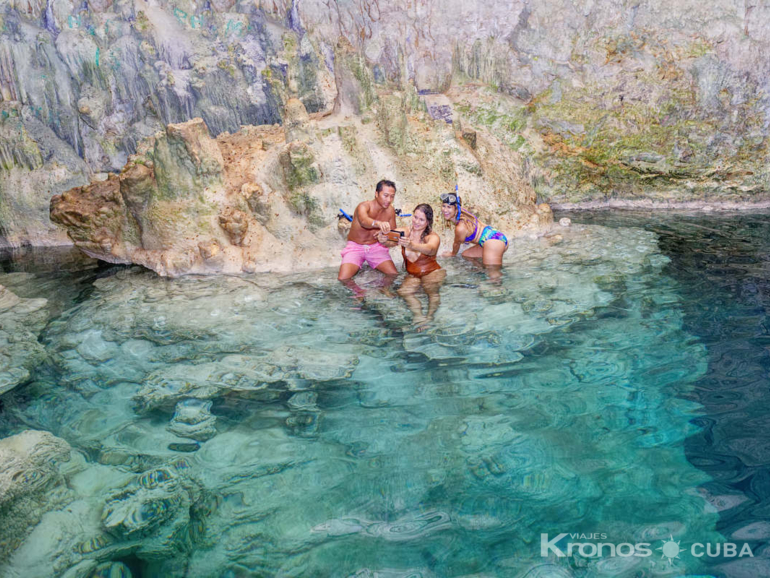 Swimming time at one of Cuba’s most famous caves, Saturno Cave - Excursión Snorkeling Playa Coral – Cueva de Saturno