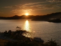 Sunrise at the Hanabanilla lake