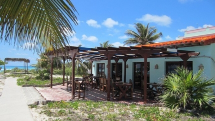 El Espigón Beach snack bar
