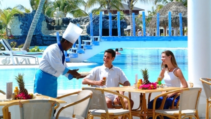 Pool Snack Bar Sol Azul