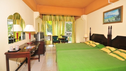 Tropical Room (Farallón del Caribe hotel section)