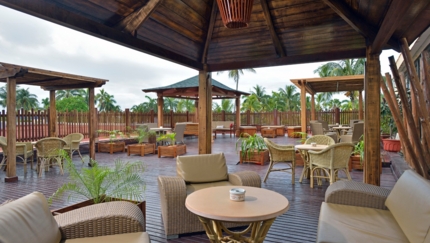 Bungalow's Snack Bar Ron Coco