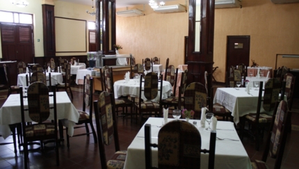 A la carte international restaurant