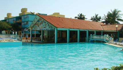 Pool Bar Cafeteria El Crucero