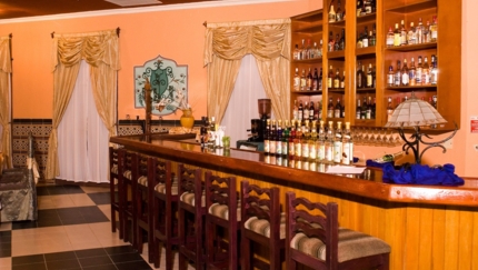 Bar Restaurant International