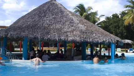 Aqua Bar Los Corales section