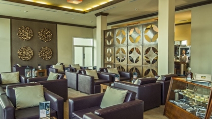 Cigar Bar Humidor Vuelta Abajo