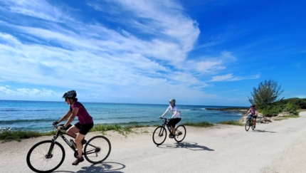 Road to Jibacoa beach, CUBANIA CLASSIC CYCLE, Group Tour