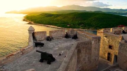 Castillo de San Pedro de la Roca, FROM EAST TO WEST Group Tour