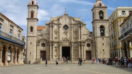 Cathedral Square,  WESTERN CUBA TREK, Group tour