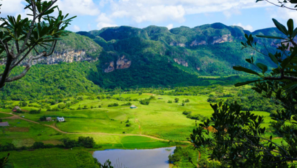 Viñales Valley, DISCOVER THE CENTER OF CUBA WITH MELIÁ HOTELS Group Tour