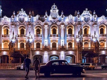 Alicia Alonso Theater, "Havana at night" Bike Tour