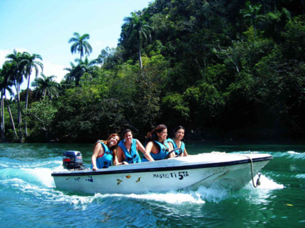 Speed boat ride through the waters of Canimar River