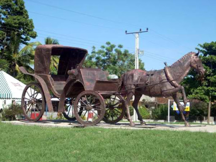Bayamo by colonial horse carriage