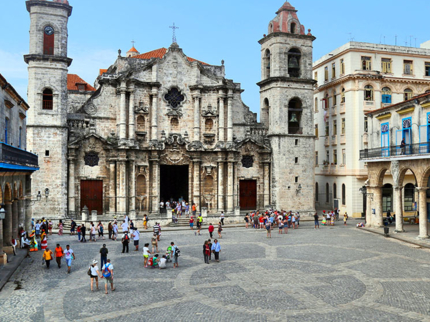 Cathedral Square "City Tours Havana"