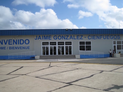 "Servicio del Salón VIP Aeropuerto Internacional Jaime González, Cienfuegos"