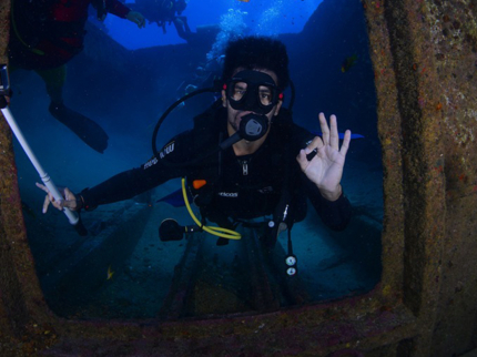 "Diving in Albacora Dive Center" Marea del Portillo Tour